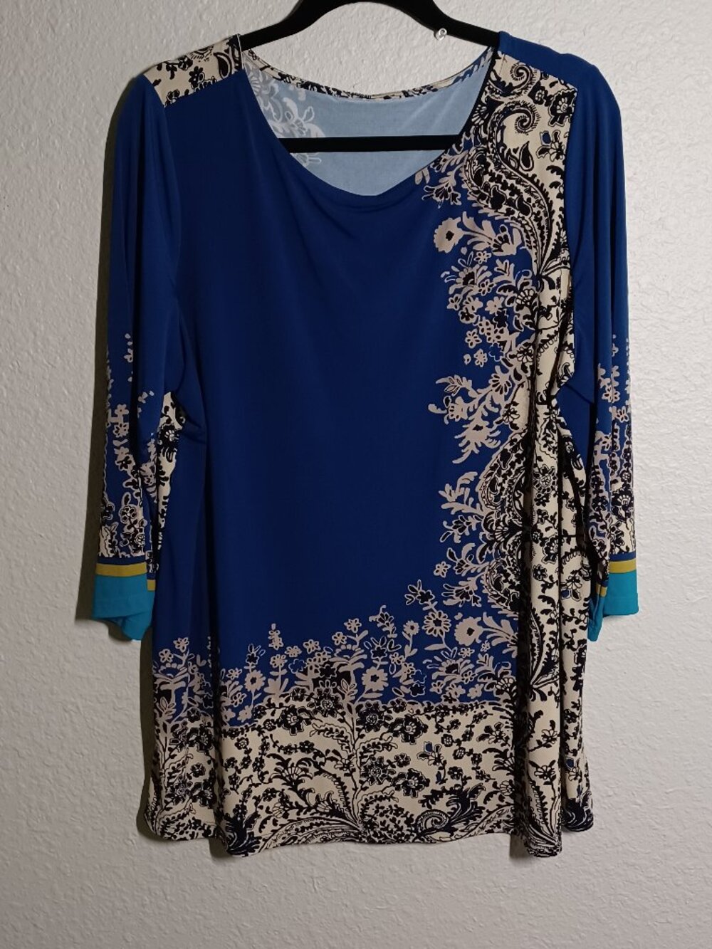 Susan Graver 1X Printed Liquid Knit 3/4 Sleeve Tunic Shirt Blue Tan - Picture 2 of 4